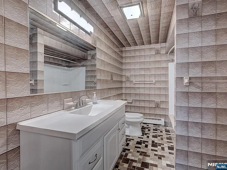 33 Fournier Cres — Photo 14