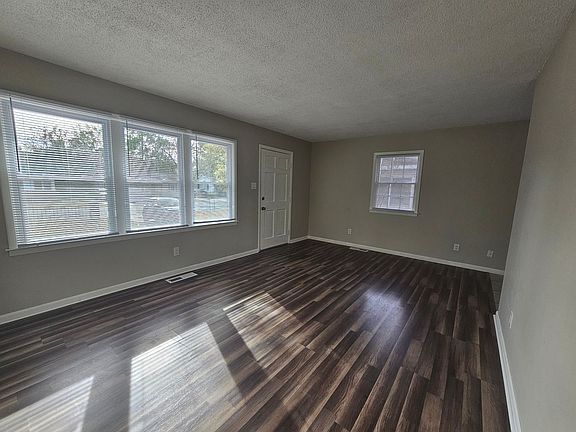 3rd image of 315 Lynn Ave