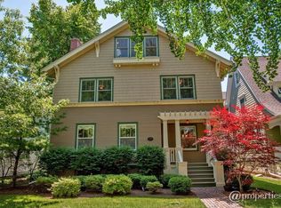 1221 Maple Ave, Wilmette, IL 60091