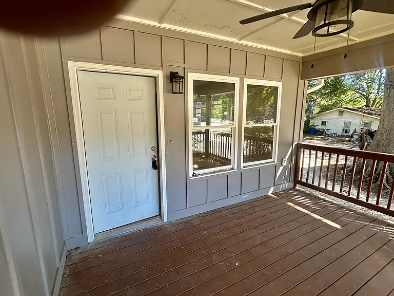 781 Peyton Ave NW — Photo 3