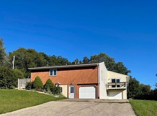 3170 Nightengale Ln, Dubuque, IA 52003