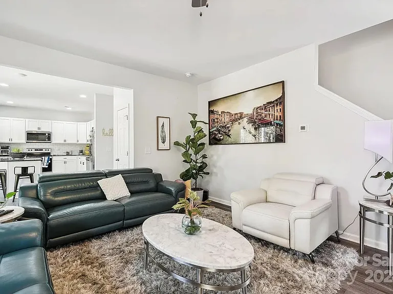 7608 Denbur Dr — Photo 12
