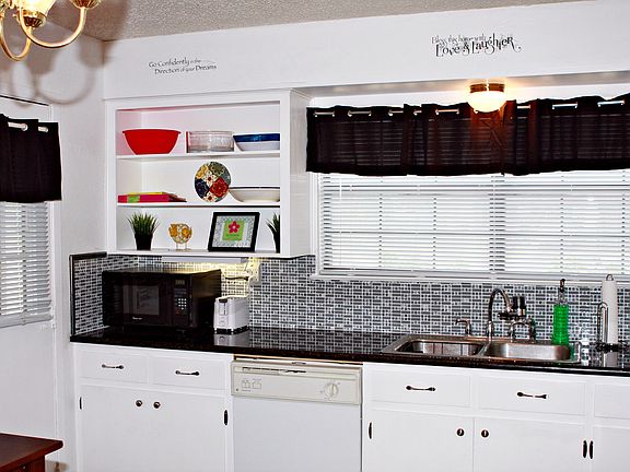 New backsplash and granite 
