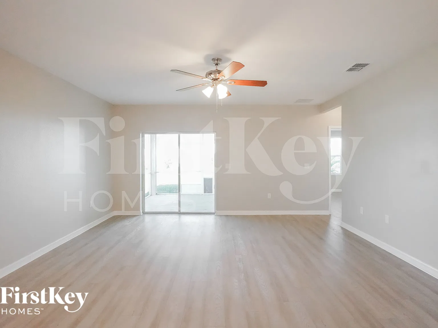 3 bed, 2.0 bath, 2000 sqft, $2,265 — Photo 3
