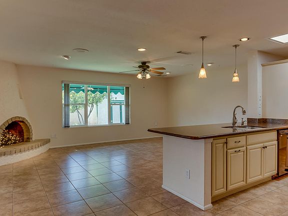 4th image of 4609 E Joan De Arc Ave