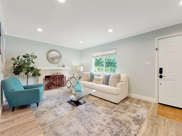 1212 Windermere Ave — Photo 1
