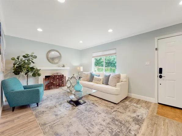 1212 Windermere Ave, Menlo Park, CA 94025
