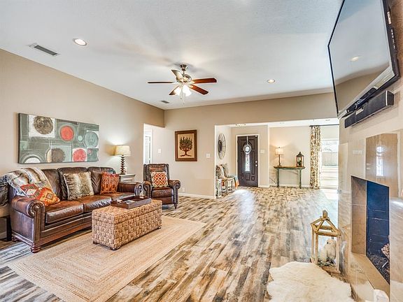 5th image of 334 High Brook Dr