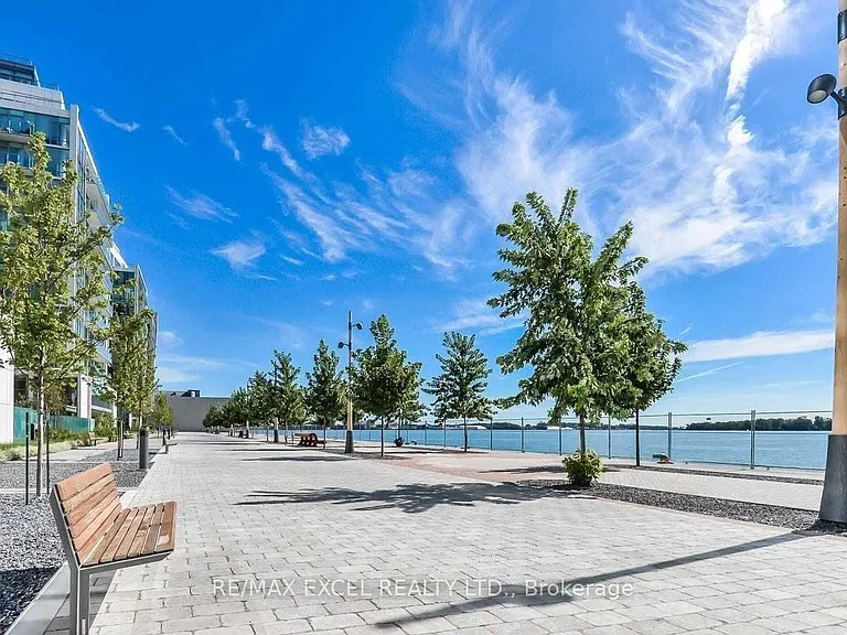 15 Queens Quay E #1303 — Photo 23