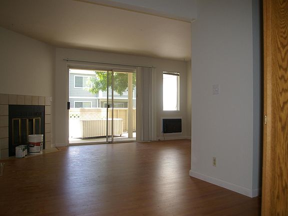 2nd image of 1582 Four Oaks Cir