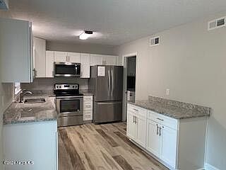 4th image of 487 N Ashe St