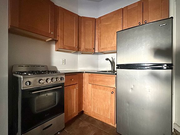 5th image of 535 E 87th St #3A