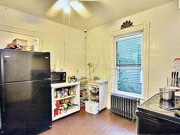 3rd image of 40 N Chestnut St #36