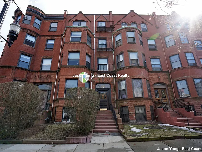 1055 Beacon St #6 — Photo 11