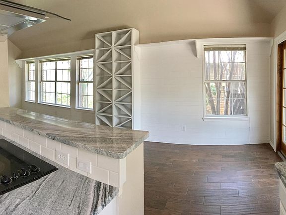 4th image of 4805 Glenbrook Dr
