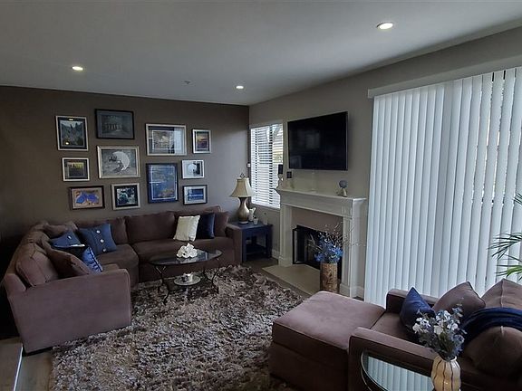 3rd image of 2116 Vista Del Mar