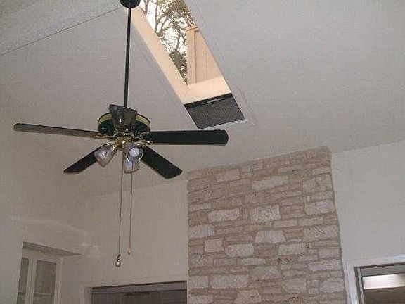 5th image of 6504 Columbia Oaks Ct #B