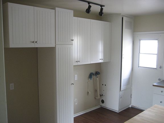 5th image of 922 N McKeever Ave