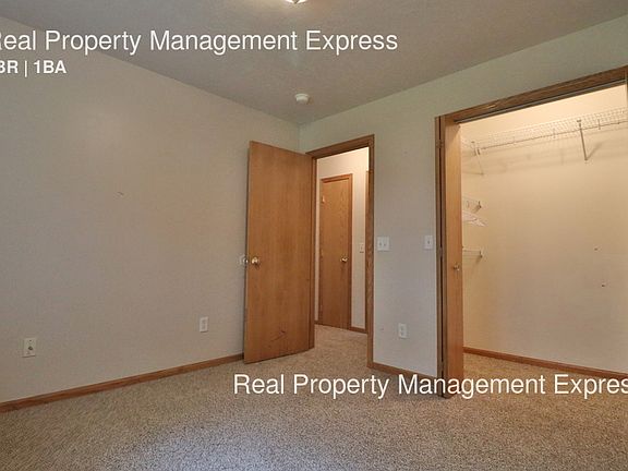 4th image of 826 N Harrington Ave