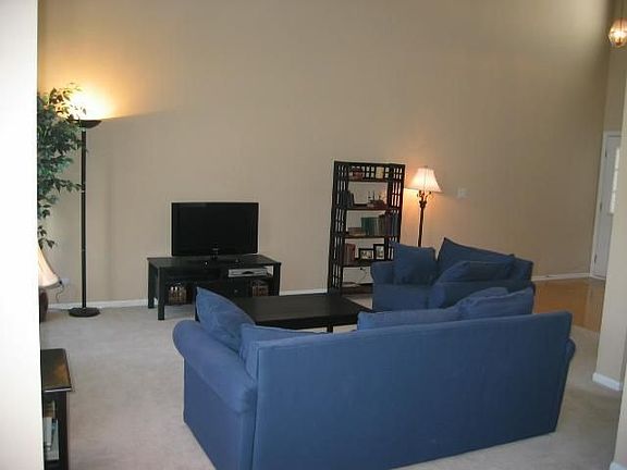 3rd image of 2752 Sheridan Ct