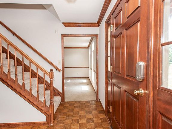 3rd image of 6712 Shelburne Ct