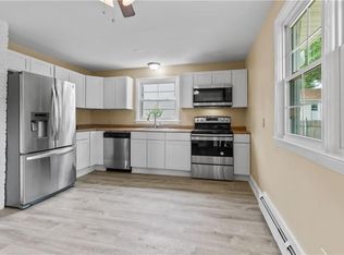 11 Chestnut St, Johnston, RI 02919