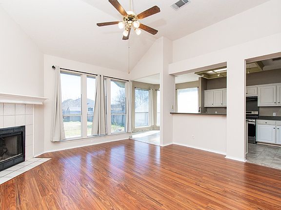 4th image of 1206 Willow Creek Dr