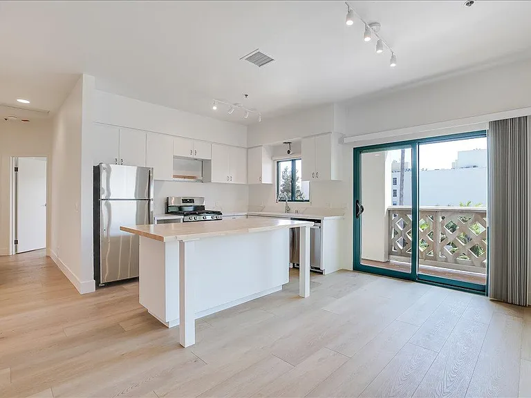 602 Anacapa St #A — Photo 3