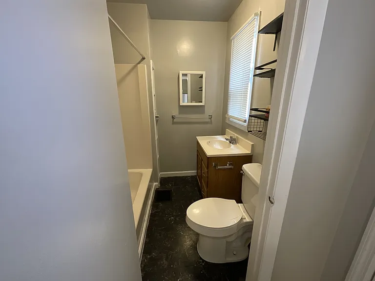 138 E South St — Photo 6