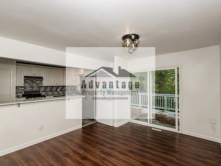 1455 Helen Ln SW — Photo 5