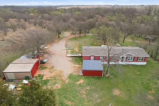 3rd image of 19204 SE Bishop Rd