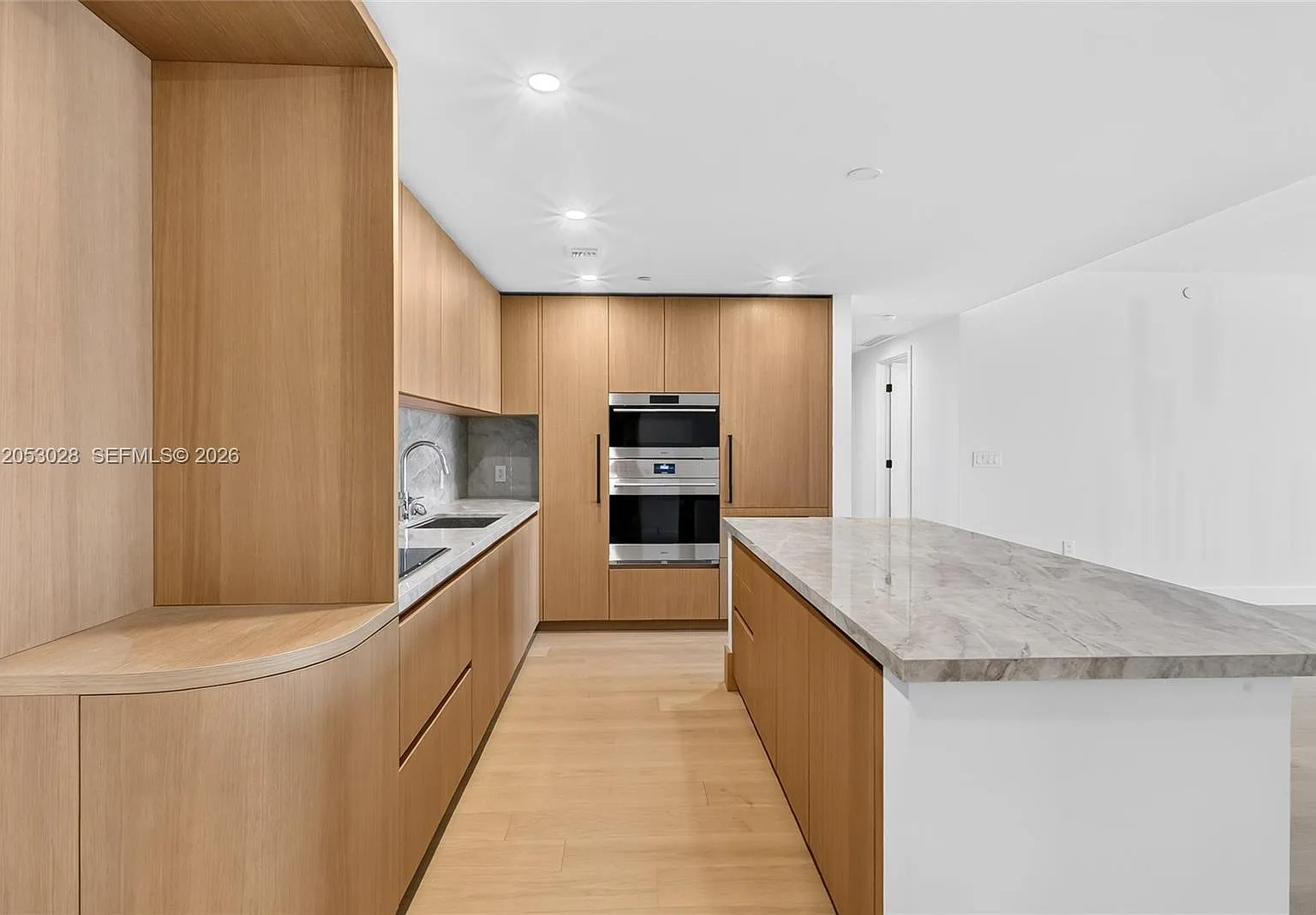 2 bed, 1849 sqft, $14,000 — Photo 3