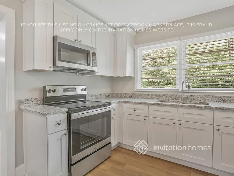 4108 Campbell St NE — Photo 8