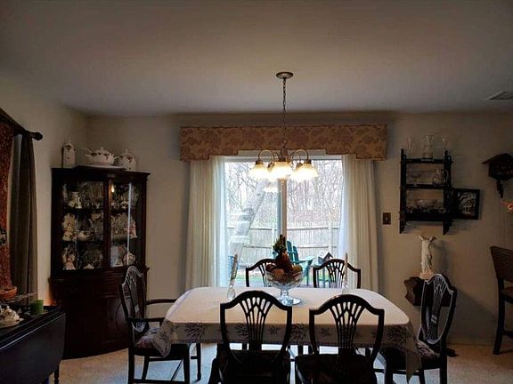 3rd image of 206 Beacon Dr
