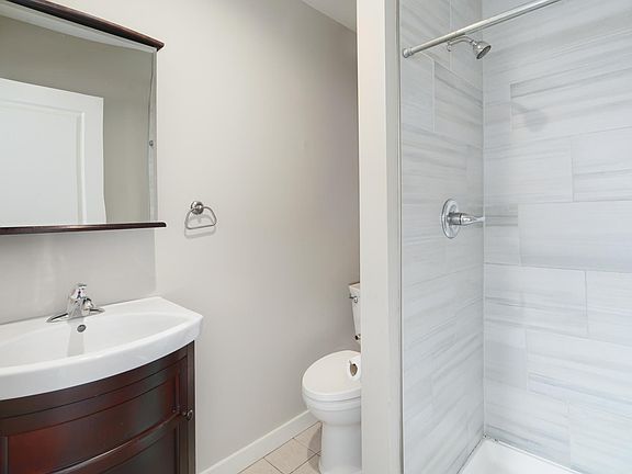 5th image of 921 Lombard St APT E
