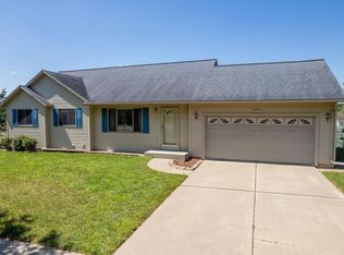 2323 Michael Ct, Reedsburg, WI 53959