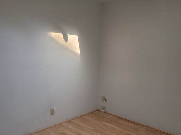 3rd image of 7583 Lemur St