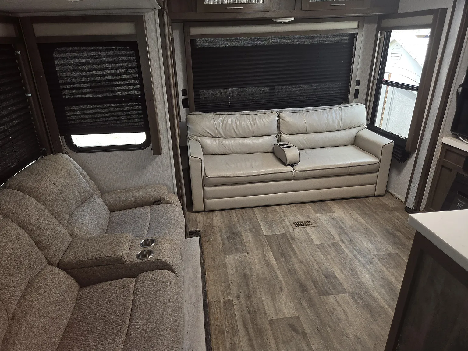 1 bed, $1,295 — Photo 2