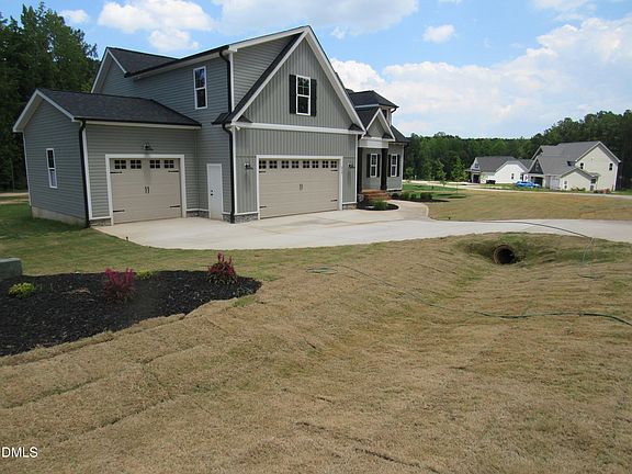 3rd image of 317 Coats Ridge Dr