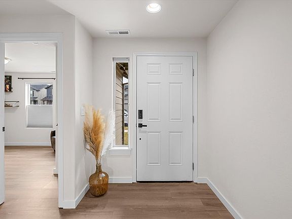 4th image of 3613 Carnelian St