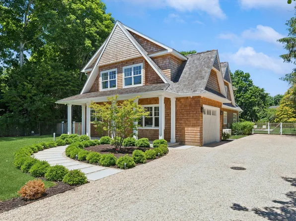 69 Halsey St, Southampton, NY 11968