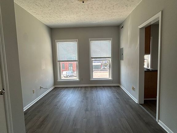 2nd image of 101-103 N Franklin St #103-3