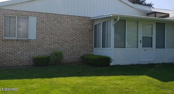 2nd image of 5972 Leisure South Dr SE
