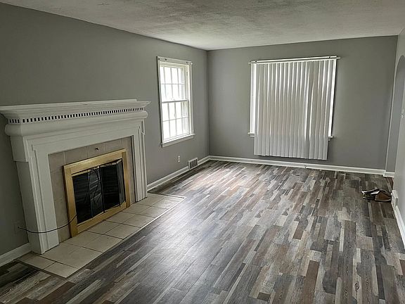 2nd image of 231 Kenmore Ave SE