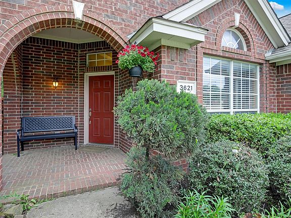 5th image of 3621 Blue Spruce Dr