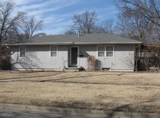 702 N Walnut St, Abilene, KS 67410