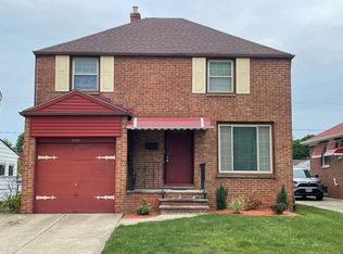 5046 Thomas St, Maple Heights, OH 44137