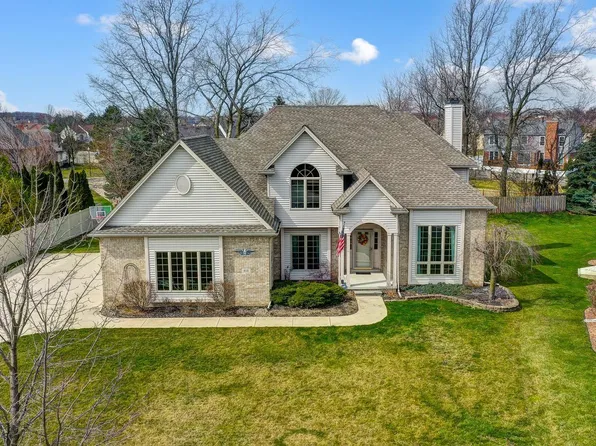 810 Saint James Park Ave, Monroe, MI 48161