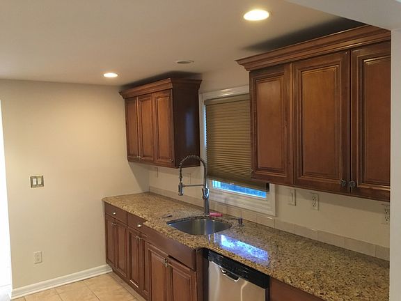2nd image of 27 Dogwood Ln