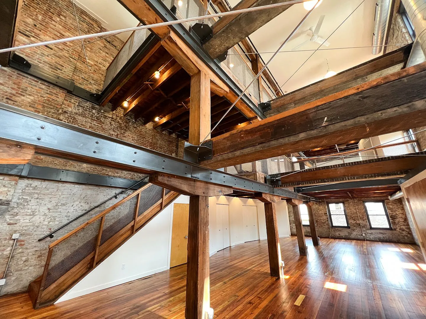 209 Woodward St — Photo 4